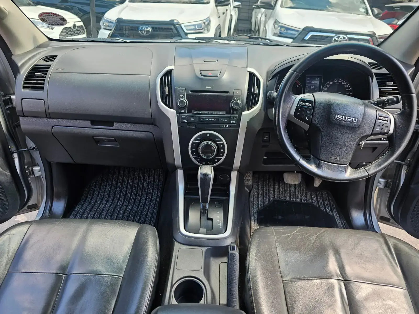 2015 Isuzu KB 300D-Teq Extended Cab LX Auto - Image 17
