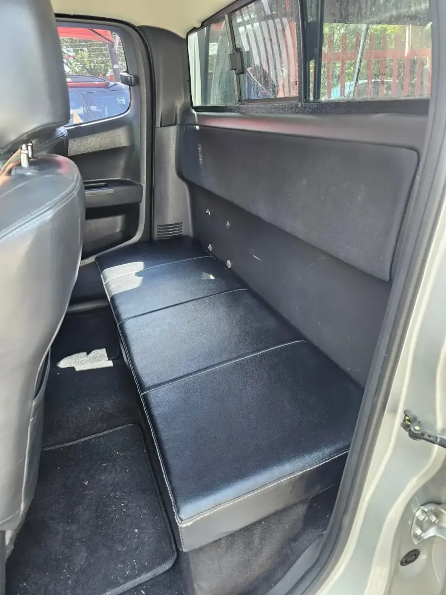 2015 Isuzu KB 300D-Teq Extended Cab LX Auto - Image 11