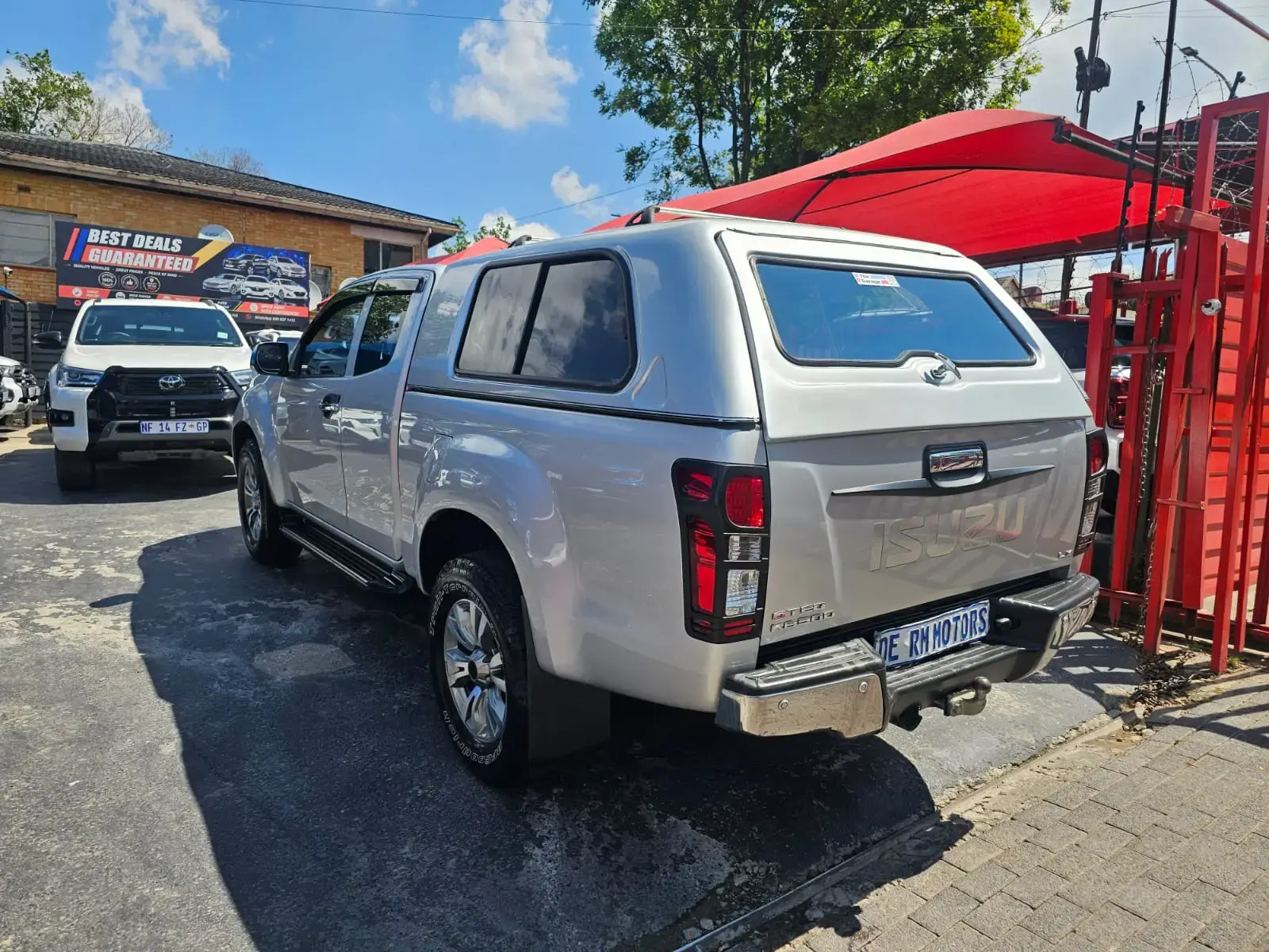 2015 Isuzu KB 300D-Teq Extended Cab LX Auto - Image 11