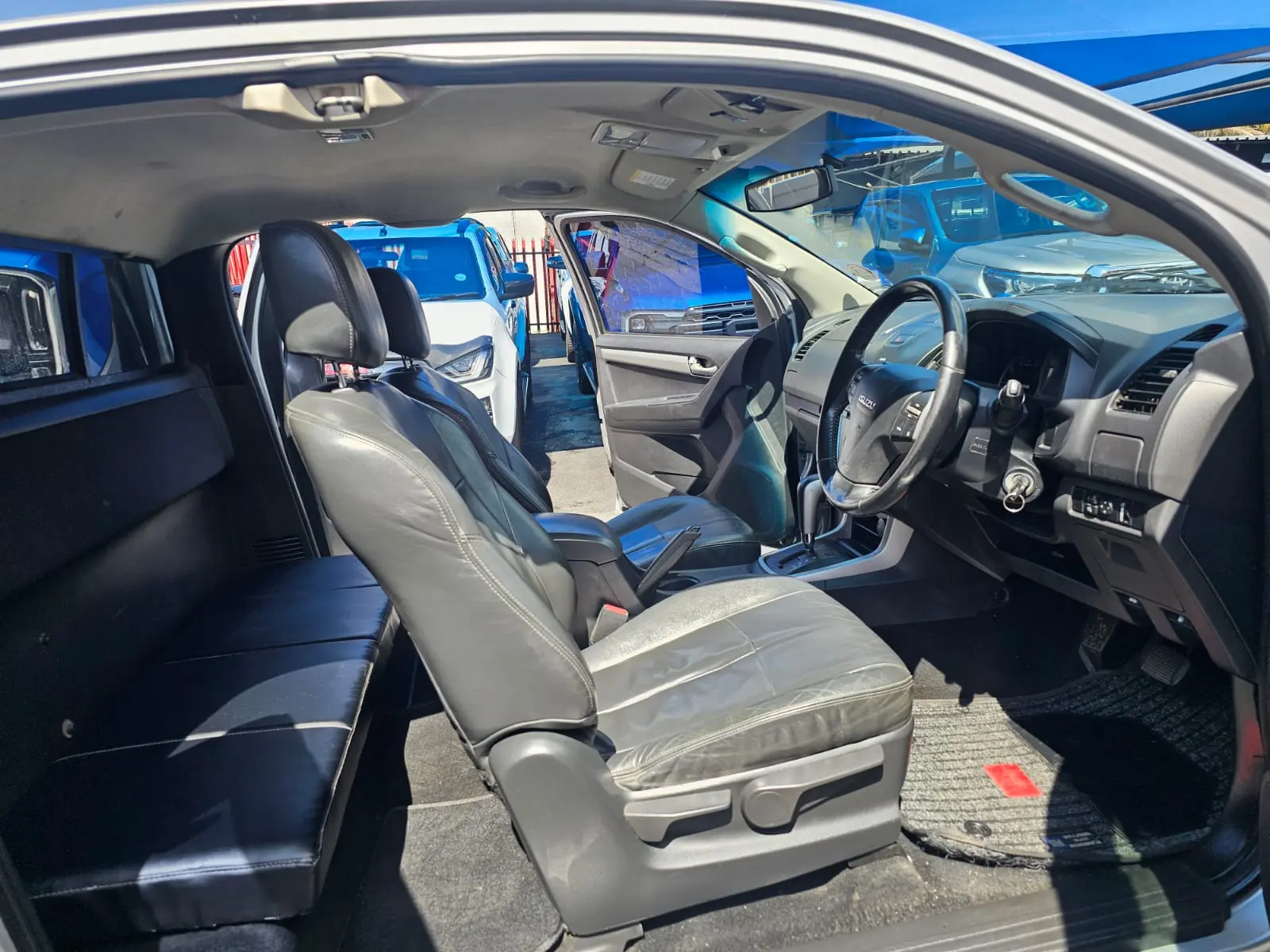 2015 Isuzu KB 300D-Teq Extended Cab LX Auto - Image 15