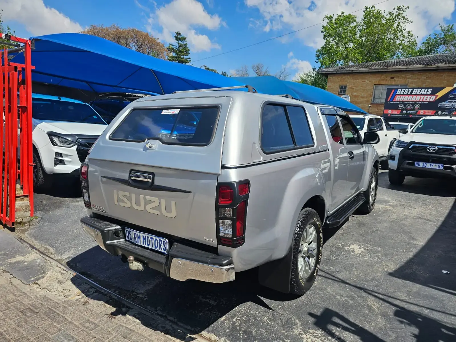 2015 Isuzu KB 300D-Teq Extended Cab LX Auto - Image 10