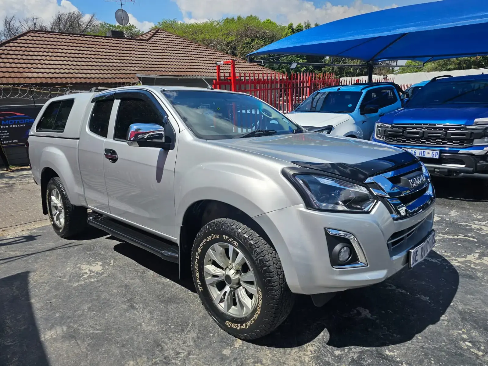 2015 Isuzu KB 300D-Teq Extended Cab LX Auto - Image 5