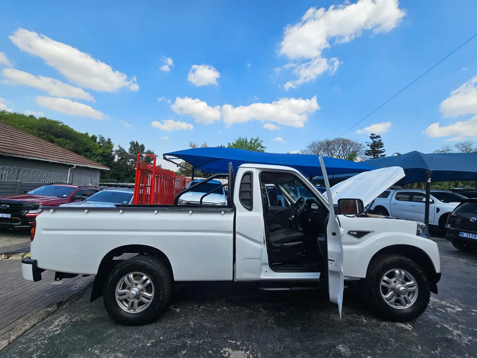 2023 Mahindra PICK UP 2.2 mHAWK S6 REFRESH P/U S/C - Image 24