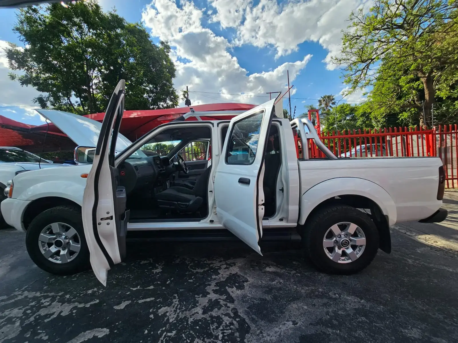 2018 Nissan NP300 Hardbody 2.5TDi Double Cab Hi-Rider - Image 23