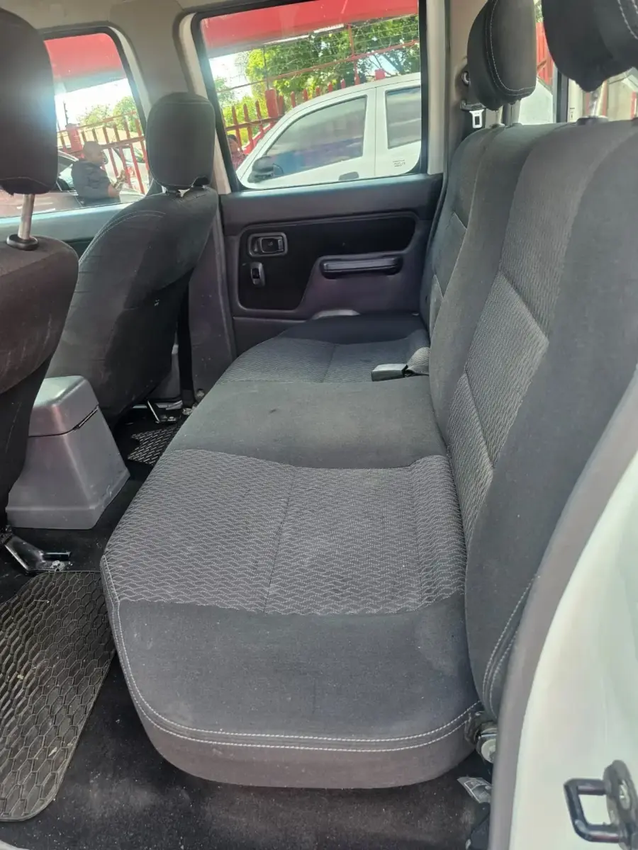 2018 Nissan NP300 Hardbody 2.5TDi Double Cab Hi-Rider - Image 11