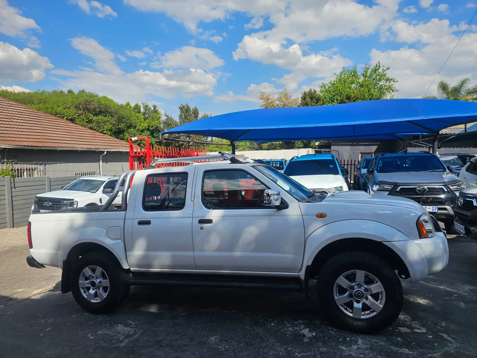 2018 Nissan NP300 Hardbody 2.5TDi Double Cab Hi-Rider - Image 5