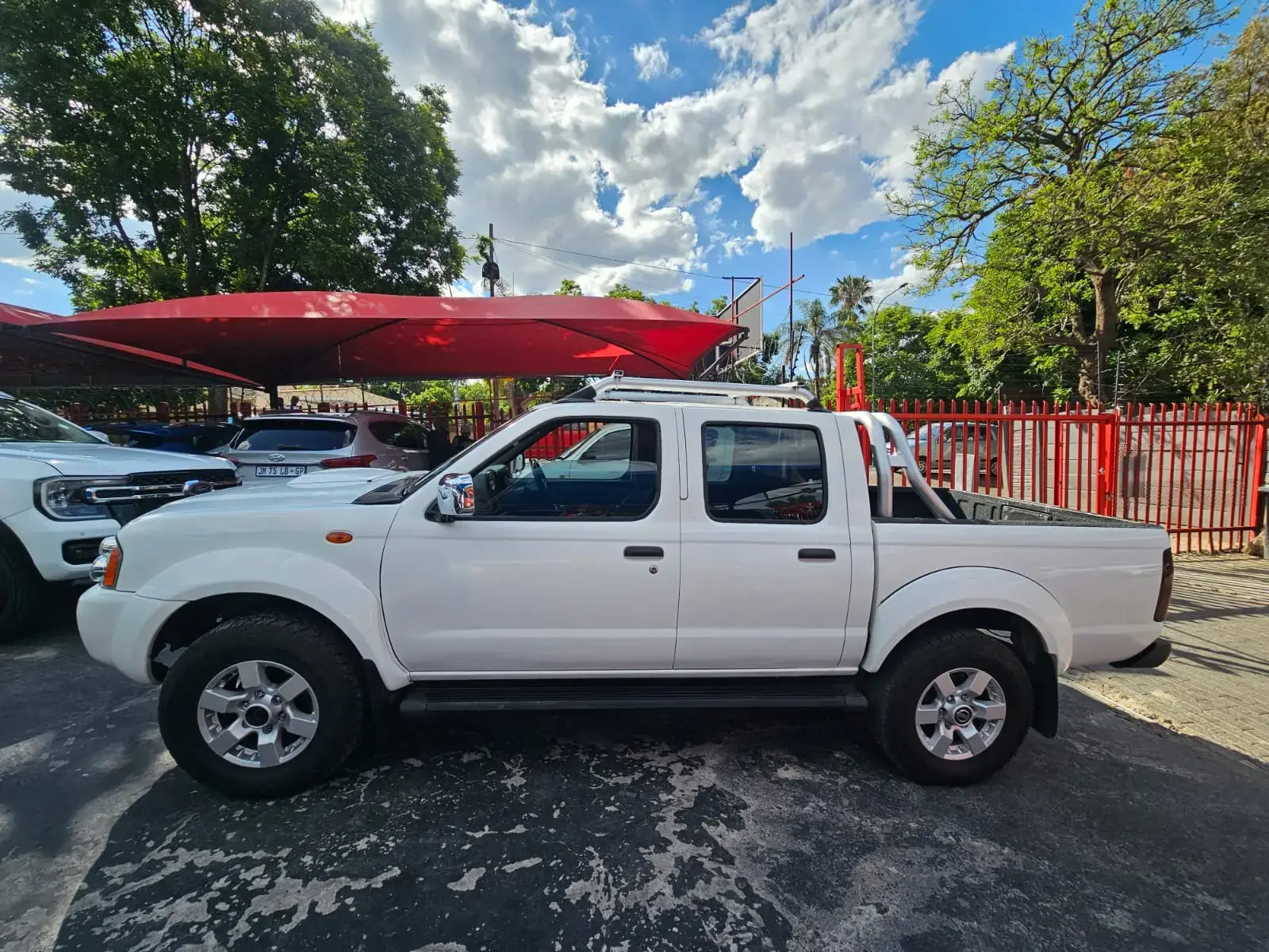 2018 Nissan NP300 Hardbody 2.5TDi Double Cab Hi-Rider - Image 6
