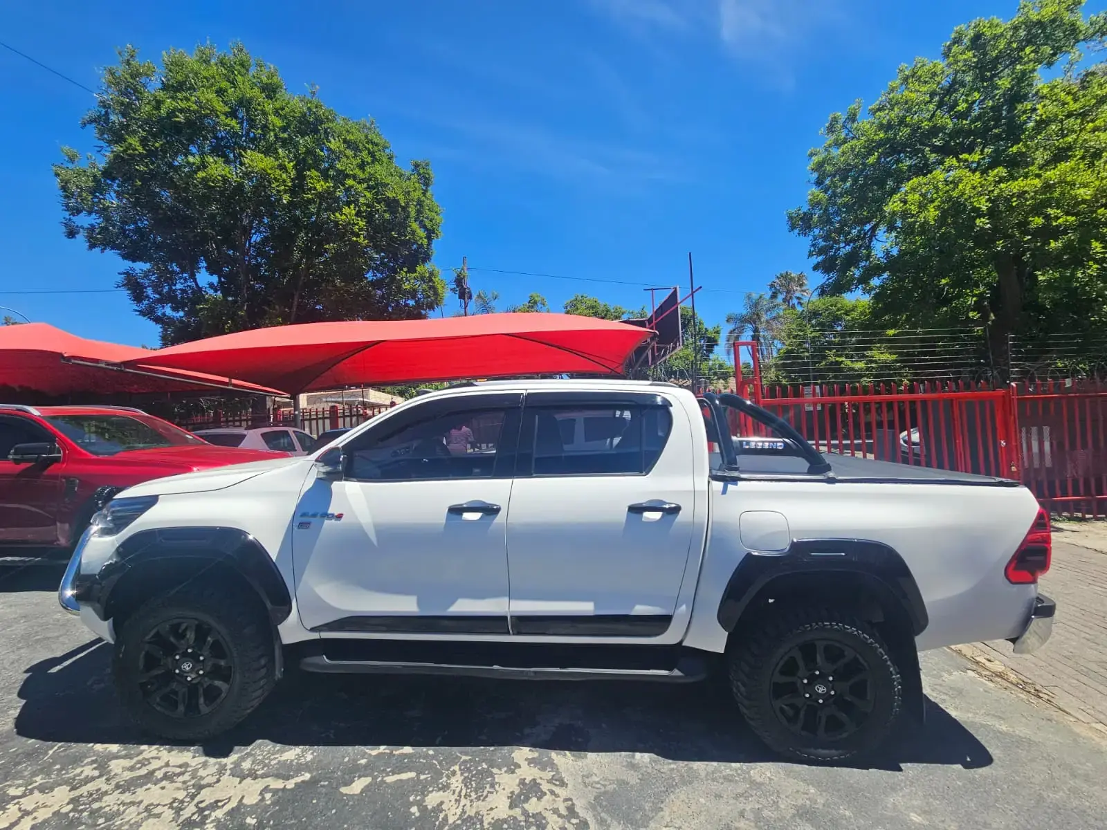2023 Toyota Hilux 2.4GD-6 Double Cab Raider - Image 4