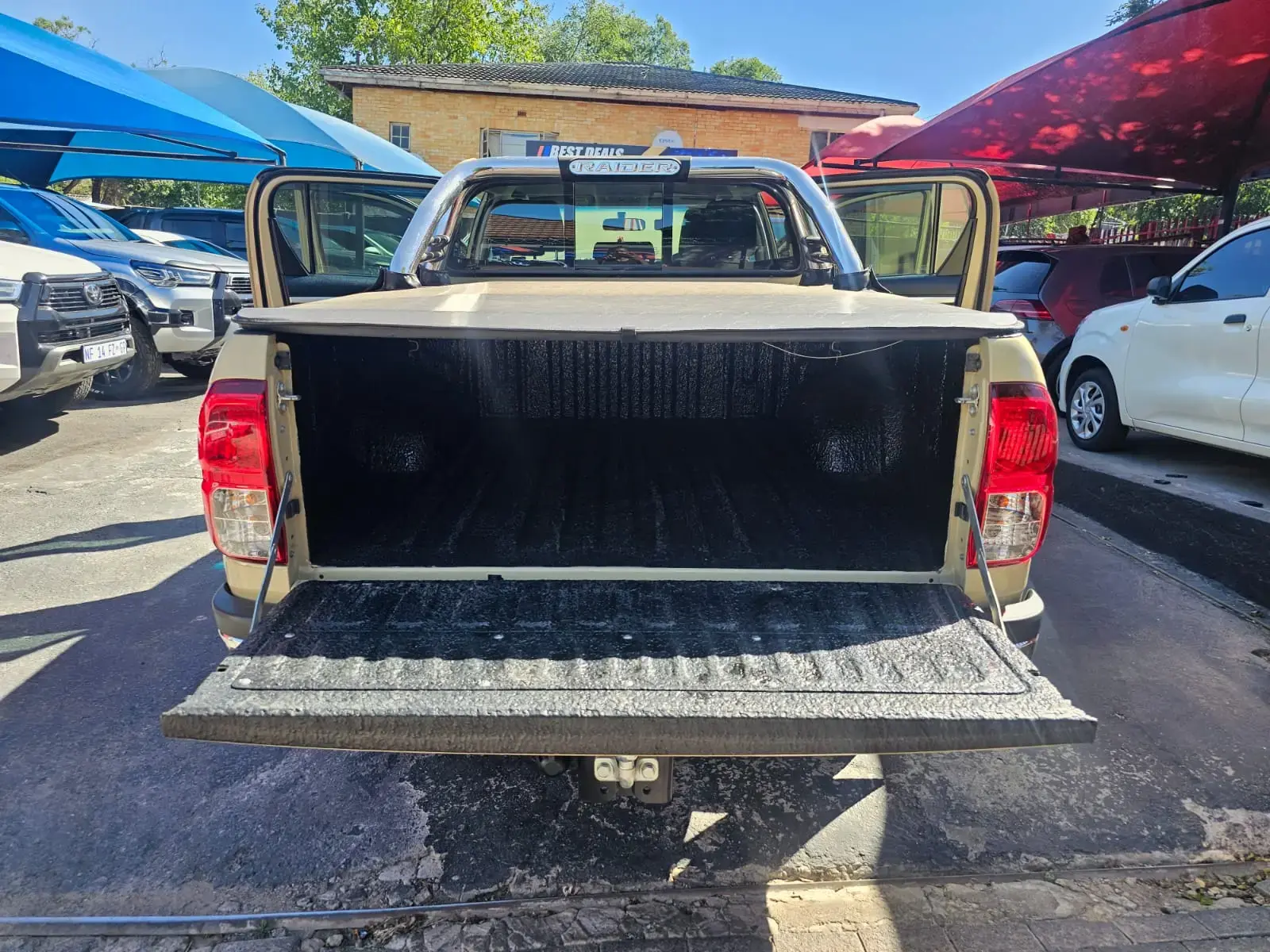 2022 Toyota Hilux 2.4GD-6 Double Cab Raider Auto - Image 13