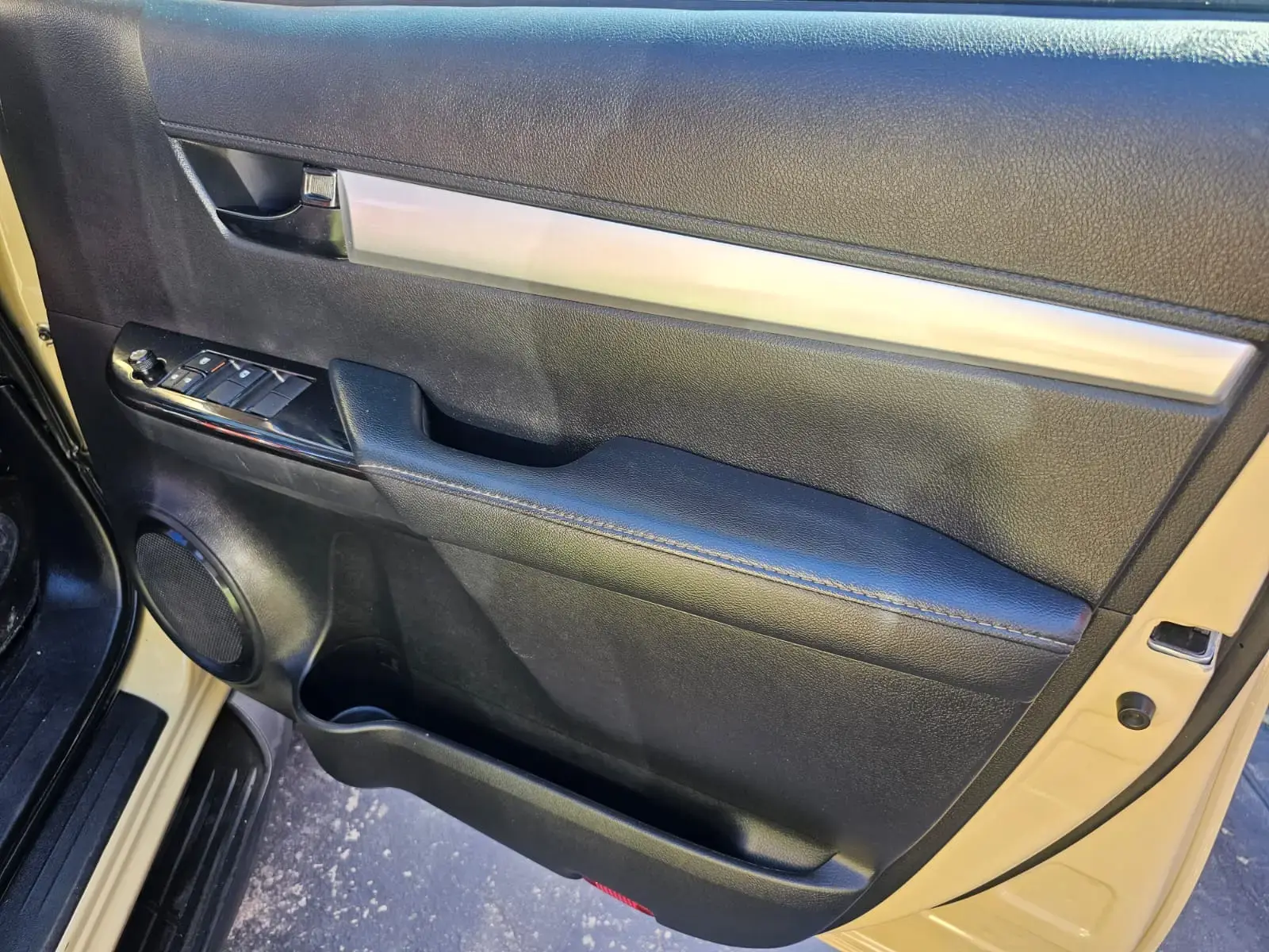 2022 Toyota Hilux 2.4GD-6 Double Cab Raider Auto - Image 8