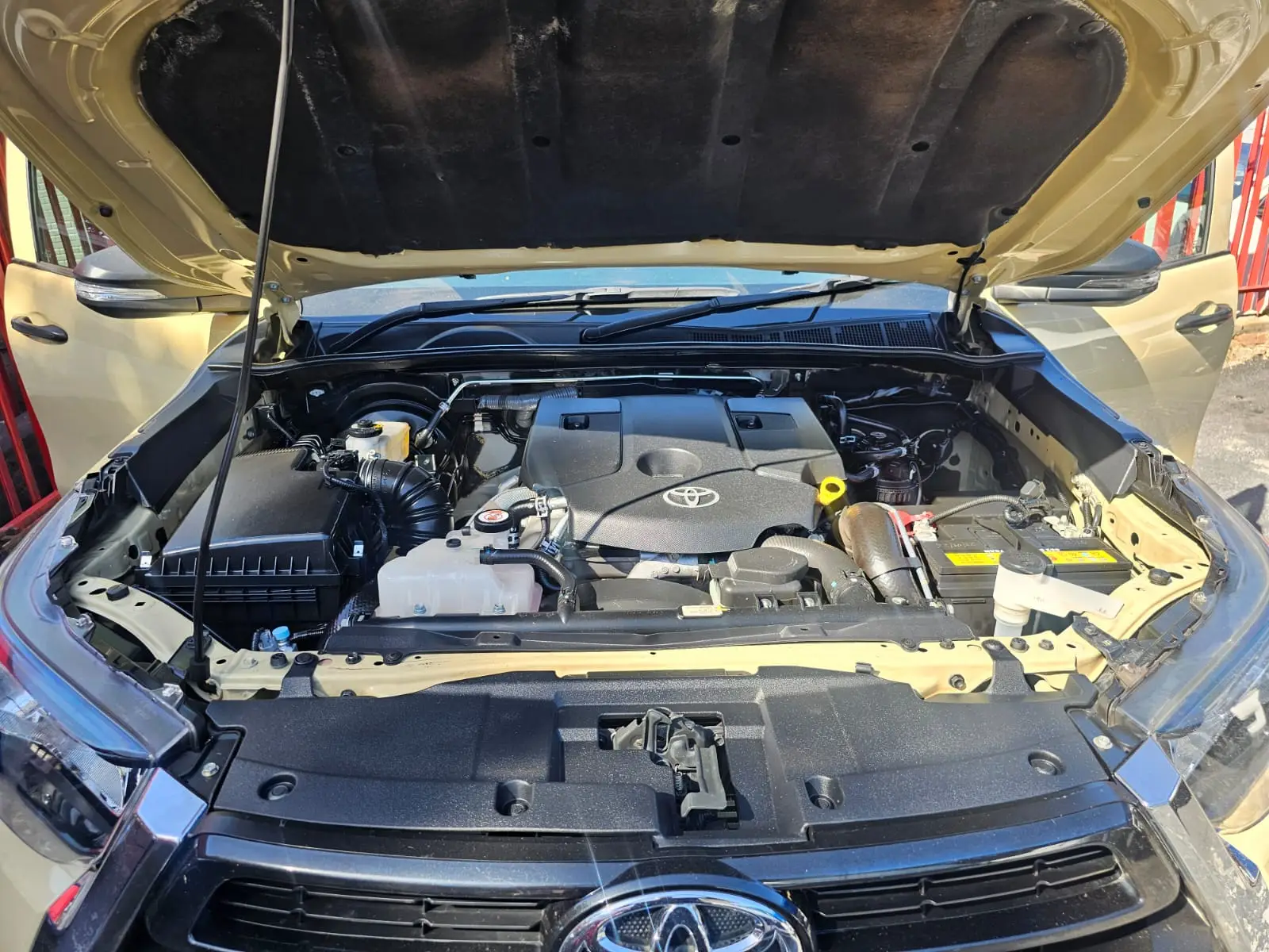 2022 Toyota Hilux 2.4GD-6 Double Cab Raider Auto - Image 10