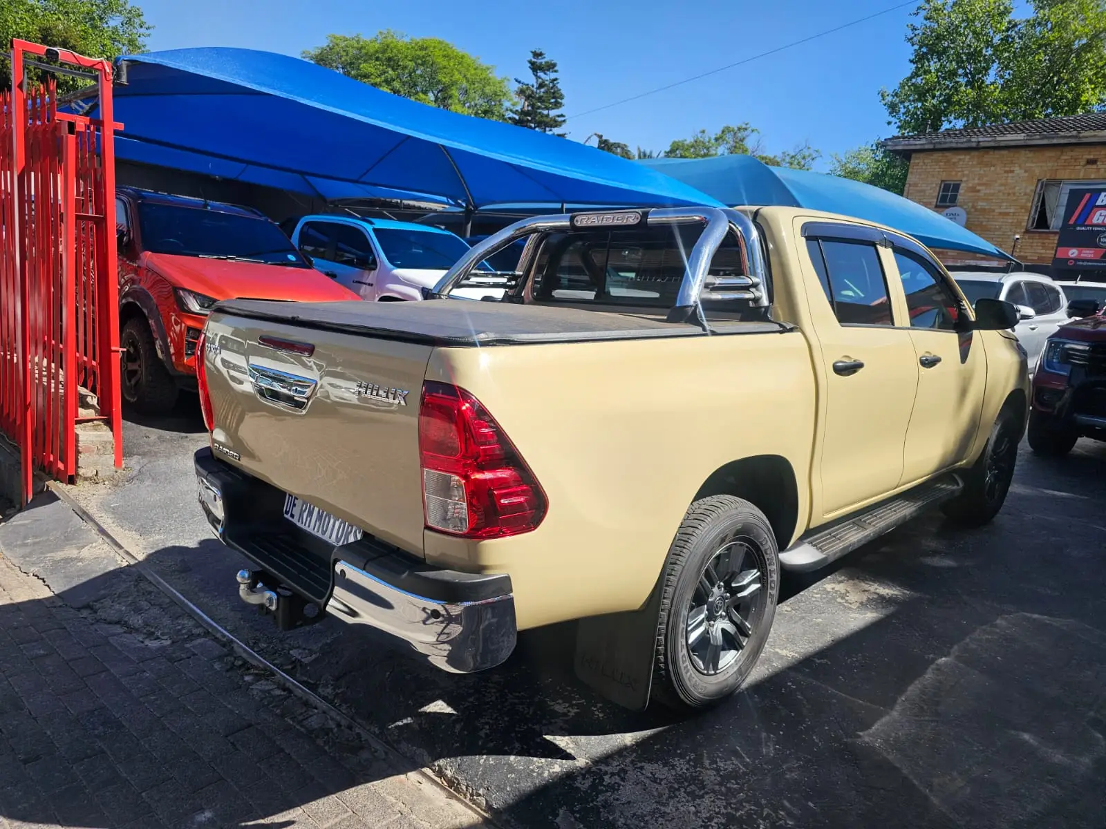 2022 Toyota Hilux 2.4GD-6 Double Cab Raider Auto - Image 4