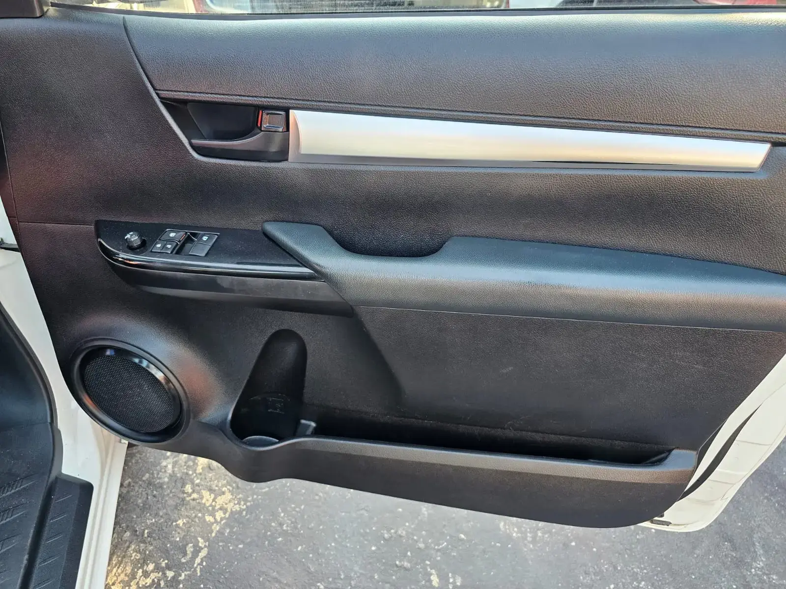 2024 Toyota Hilux 2.0 Single Cab S (Aircon) - Image 15